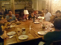 Abendessen mit Gastgeber Jean-Marie und weiteren Gästen