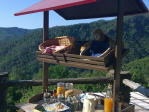 Frühstückbuffet mikt Kastanienmus, selbstgemachter Marmelade etc.