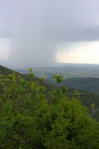 malerische Gewitterwolke über dem Vaucluse