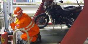 Ehrenplatz der Tiger auf dem Autozug (Anlasser geht nicht)