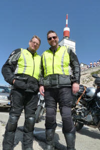die Brüder am Gipfel des Mont Ventoux